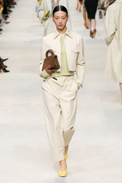 Look 35